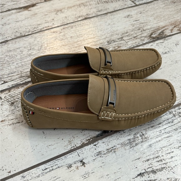 Tommy Hilfiger Ayele  Moc Toe Driving Loafer - Picture 3 of 5